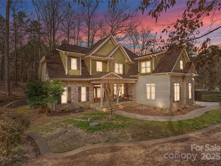 109 Hawksnest Lane, Mooresville, NC 28117.  MLS# CAR4230987, YatesRealty ID 12068. 