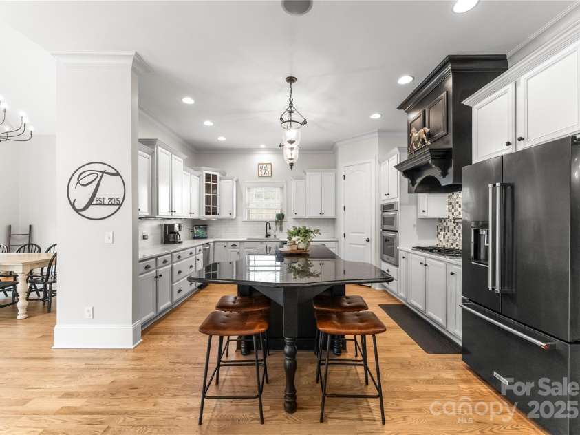 109 Hawksnest Lane, Mooresville, NC 28117.  MLS# CAR4230987, YatesRealty ID 12068. 