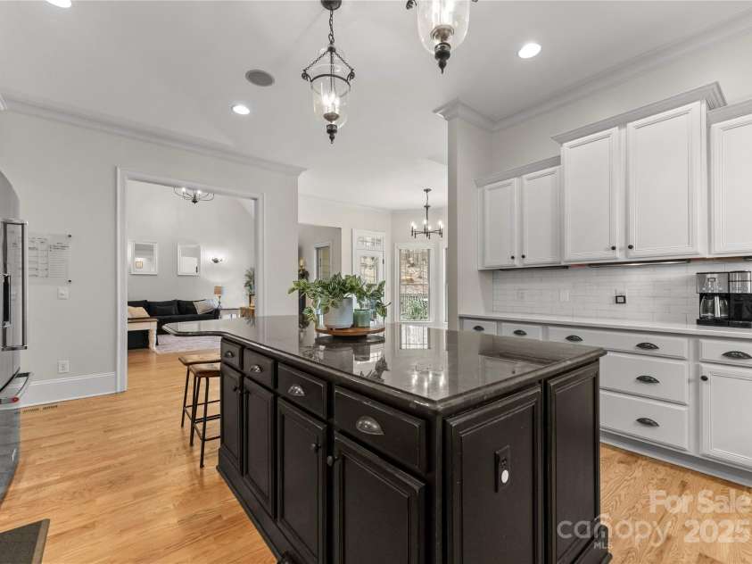109 Hawksnest Lane, Mooresville, NC 28117.  MLS# CAR4230987, YatesRealty ID 12068. 