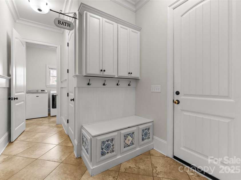 109 Hawksnest Lane, Mooresville, NC 28117.  MLS# CAR4230987, YatesRealty ID 12068. 