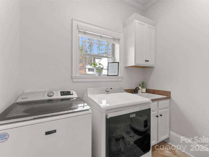 109 Hawksnest Lane, Mooresville, NC 28117.  MLS# CAR4230987, YatesRealty ID 12068. 
