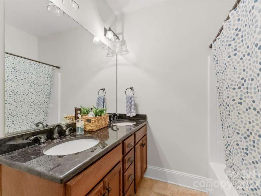 109 Hawksnest Lane, Mooresville, NC 28117.  MLS# CAR4230987, YatesRealty ID 12068. 