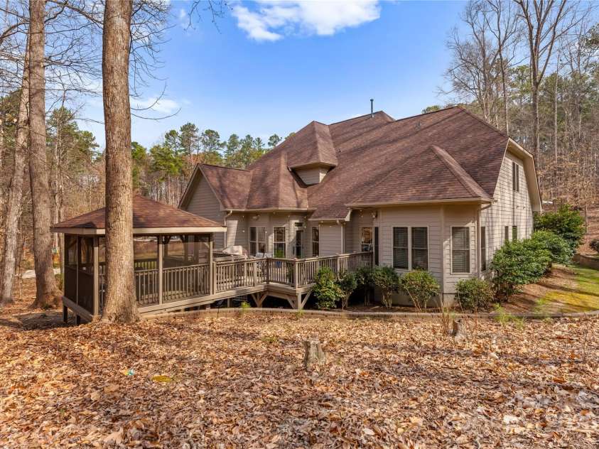 109 Hawksnest Lane, Mooresville, NC 28117.  MLS# CAR4230987, YatesRealty ID 12068. 