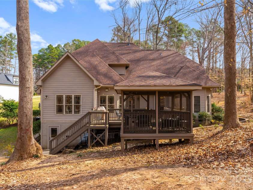 109 Hawksnest Lane, Mooresville, NC 28117.  MLS# CAR4230987, YatesRealty ID 12068. 