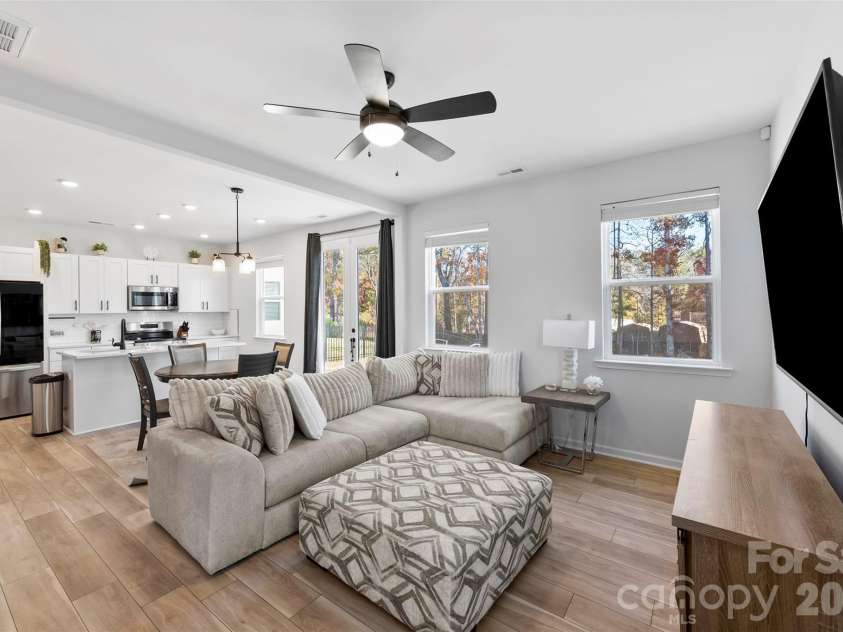 145 Baucom Street, Charlotte, NC 28216.  MLS# CAR4322345, YatesRealty ID 12068. 