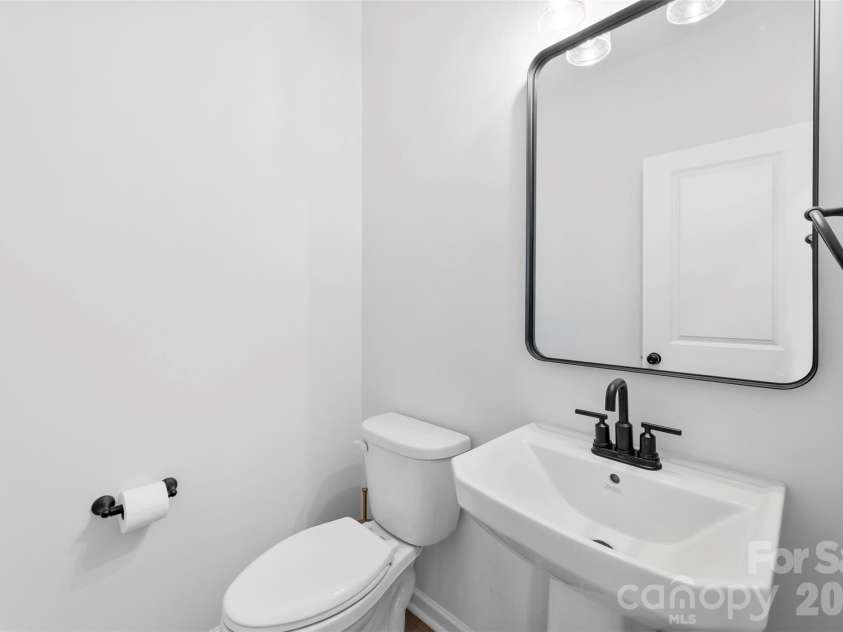 145 Baucom Street, Charlotte, NC 28216.  MLS# CAR4322345, YatesRealty ID 12068. 