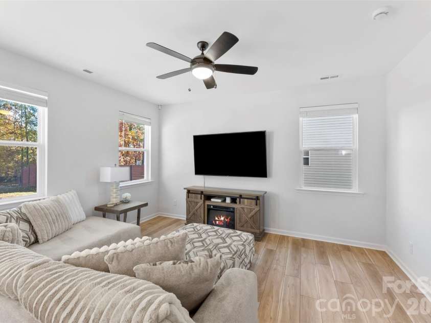 145 Baucom Street, Charlotte, NC 28216.  MLS# CAR4322345, YatesRealty ID 12068. 