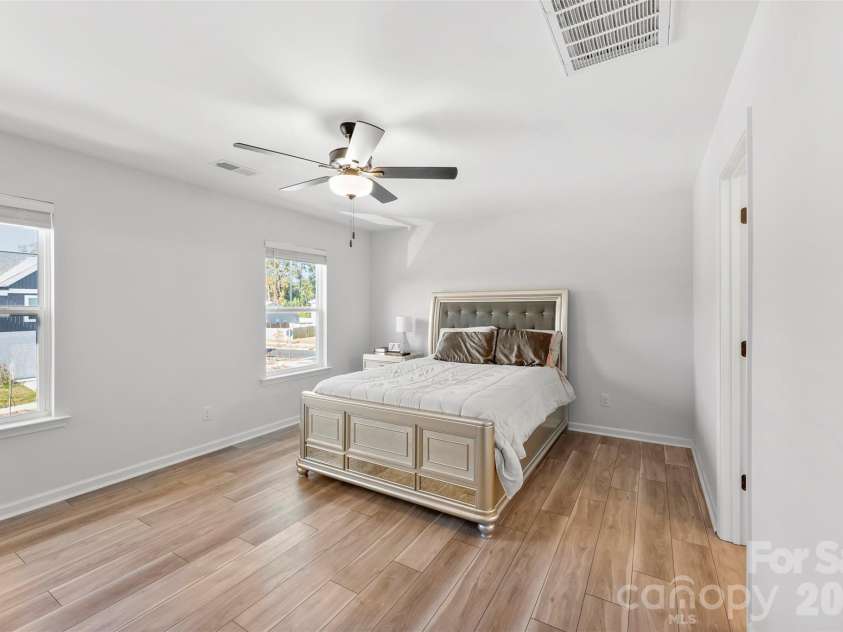 145 Baucom Street, Charlotte, NC 28216.  MLS# CAR4322345, YatesRealty ID 12068. 