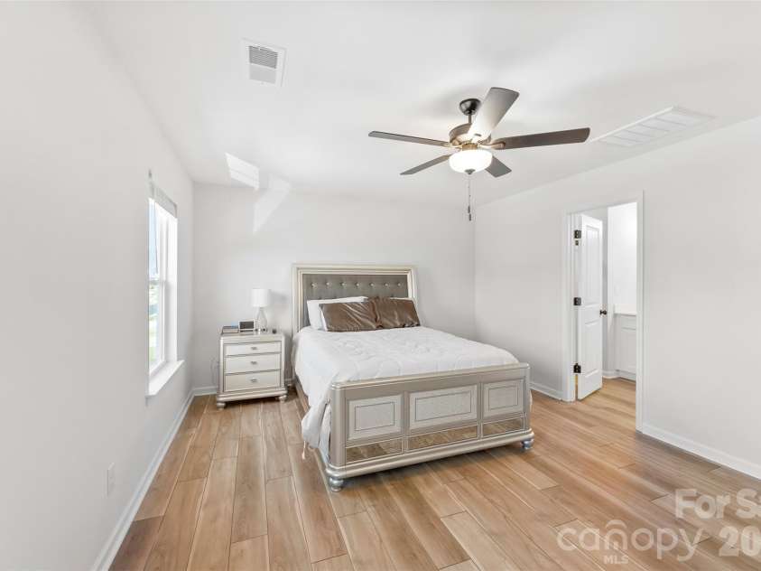 145 Baucom Street, Charlotte, NC 28216.  MLS# CAR4322345, YatesRealty ID 12068. 