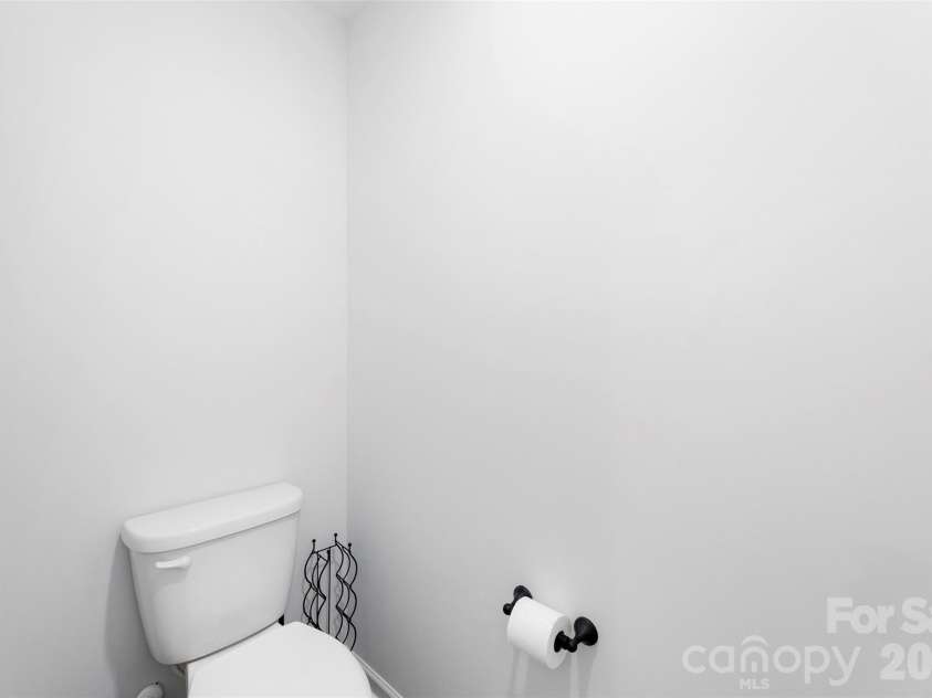 145 Baucom Street, Charlotte, NC 28216.  MLS# CAR4322345, YatesRealty ID 12068. 