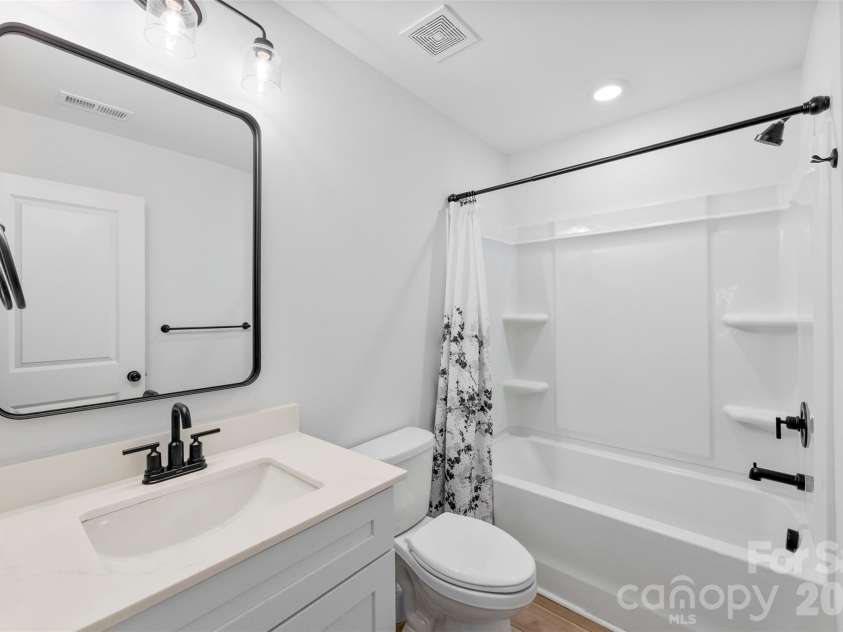 145 Baucom Street, Charlotte, NC 28216.  MLS# CAR4322345, YatesRealty ID 12068. 