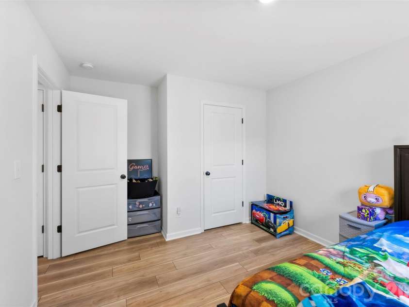 145 Baucom Street, Charlotte, NC 28216.  MLS# CAR4322345, YatesRealty ID 12068. 