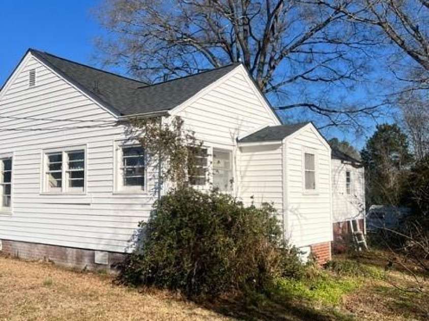 3950 Alpine Avenue, Midland, NC 28107.  MLS# CAR4365202, YatesRealty ID 12069. 