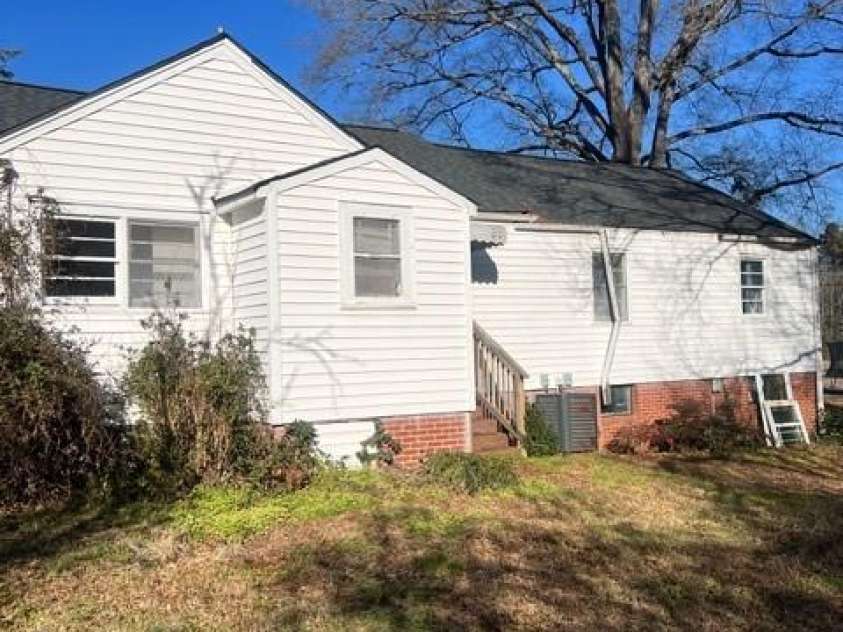 3950 Alpine Avenue, Midland, NC 28107.  MLS# CAR4365202, YatesRealty ID 12069. 