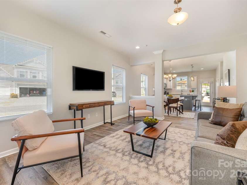 8573 River Ridge Drive, Charlotte, NC 28213.  MLS# CAR4231571, YatesRealty ID 12069. Great Room