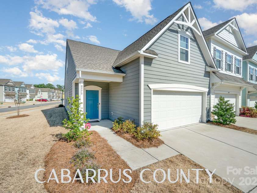 8573 River Ridge Drive, Charlotte, NC 28213.  MLS# CAR4231571, YatesRealty ID 12069. Welcome Home!