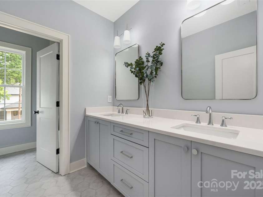 1816 Parson Street, Charlotte, NC 28205.  MLS# CAR4252975, YatesRealty ID 12070. 
