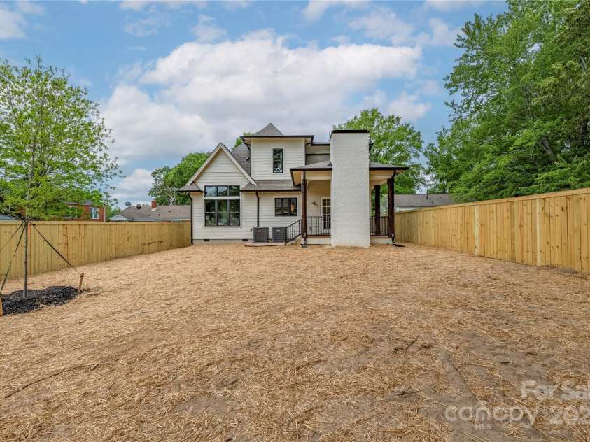 1816 Parson Street, Charlotte, NC 28205.  MLS# CAR4252975, YatesRealty ID 12070. Fenced in backyard