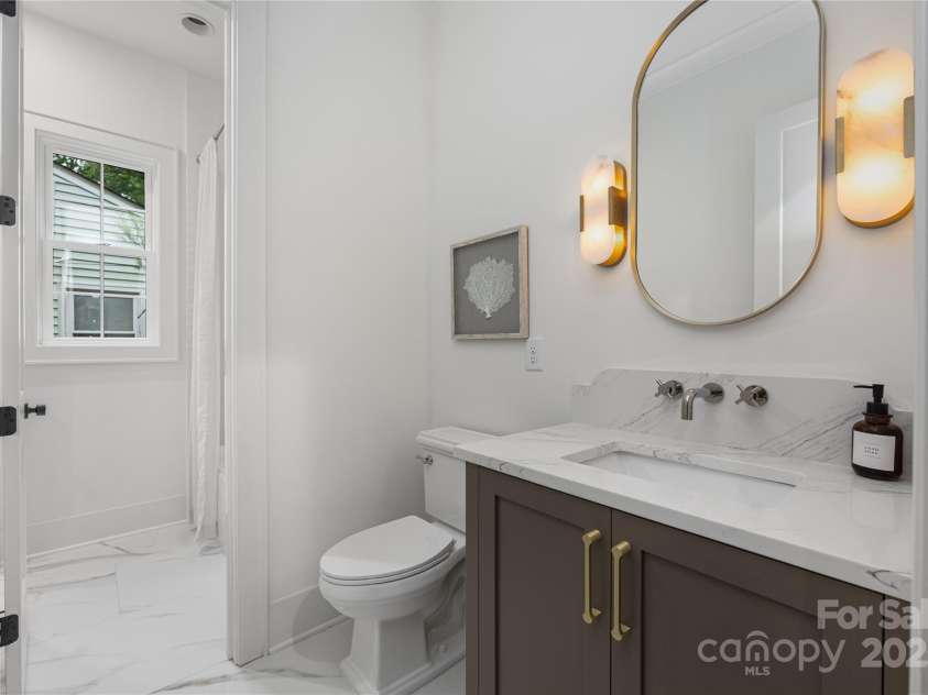 1816 Parson Street, Charlotte, NC 28205.  MLS# CAR4252975, YatesRealty ID 12070. Full bath on main floor