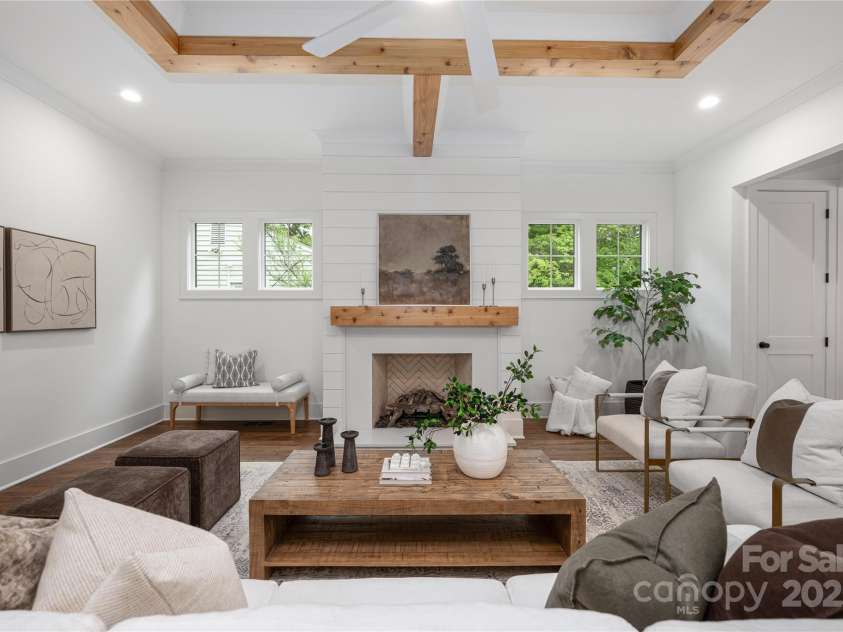 1816 Parson Street, Charlotte, NC 28205.  MLS# CAR4252975, YatesRealty ID 12070. Gas fireplace