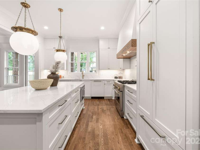 1816 Parson Street, Charlotte, NC 28205.  MLS# CAR4252975, YatesRealty ID 12070. Kitchen