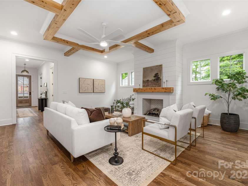 1816 Parson Street, Charlotte, NC 28205.  MLS# CAR4252975, YatesRealty ID 12070. Open Living room