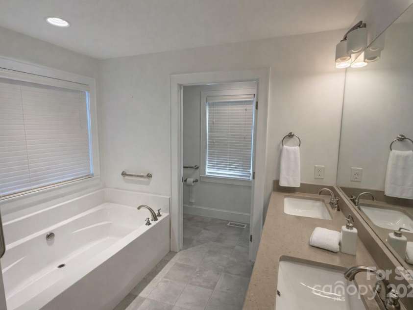 686 Elizabeth Street, Concord, NC 28025.  MLS# CAR4330941, YatesRealty ID 12070. 