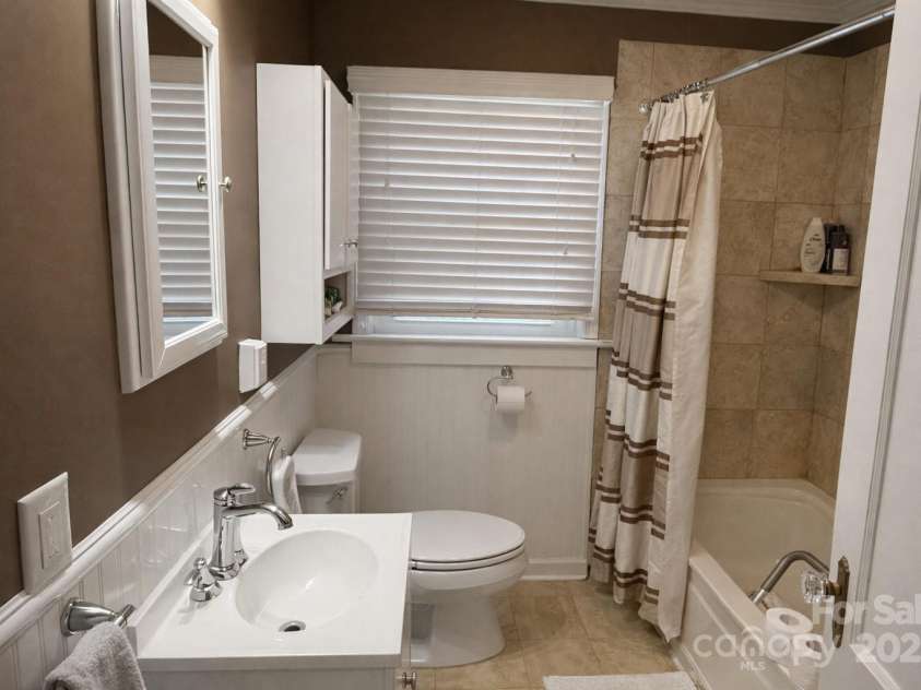 686 Elizabeth Street, Concord, NC 28025.  MLS# CAR4330941, YatesRealty ID 12070. 