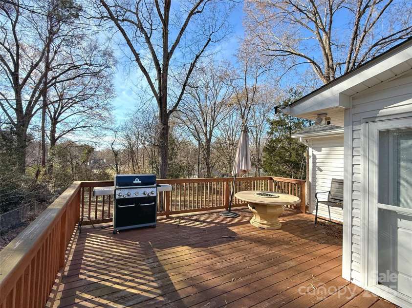 686 Elizabeth Street, Concord, NC 28025.  MLS# CAR4330941, YatesRealty ID 12070. 