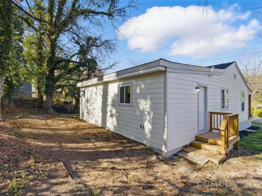 530 Trenton Street, Gastonia, NC 28052.  MLS# CAR4240443, YatesRealty ID 12071. 