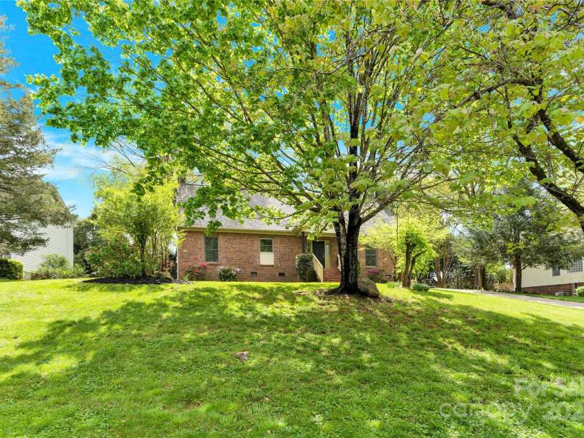 2041 Jefferson Avenue, Gastonia, NC 28056.  MLS# CAR4223618, YatesRealty ID 12072. 