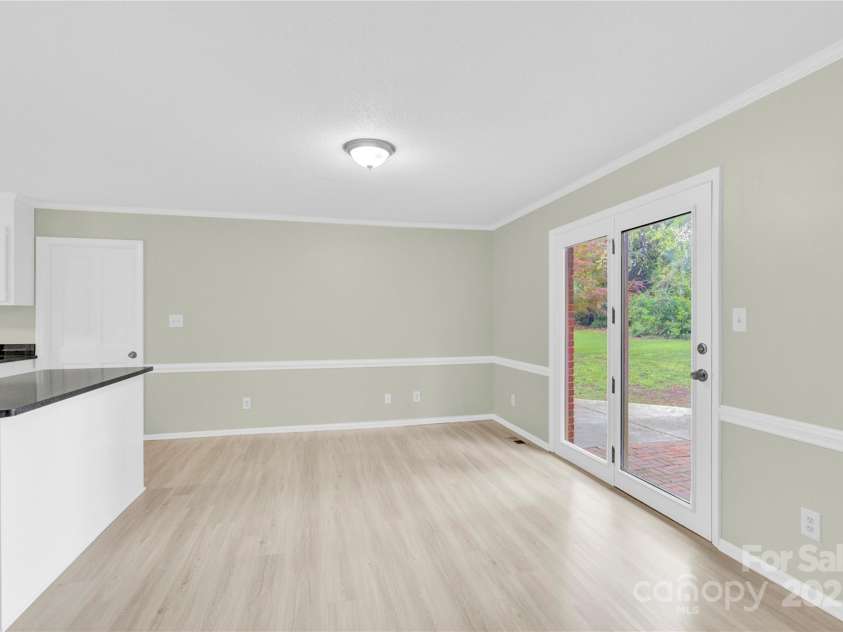 2041 Jefferson Avenue, Gastonia, NC 28056.  MLS# CAR4223618, YatesRealty ID 12072. 