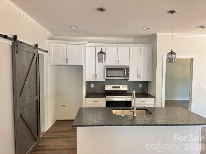 417 Westview Street, Gastonia, NC 28052.  MLS# CAR4367886, YatesRealty ID 12072. 