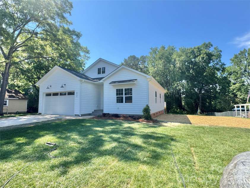 417 Westview Street, Gastonia, NC 28052.  MLS# CAR4367886, YatesRealty ID 12072. Fresh Sod in Front Yard