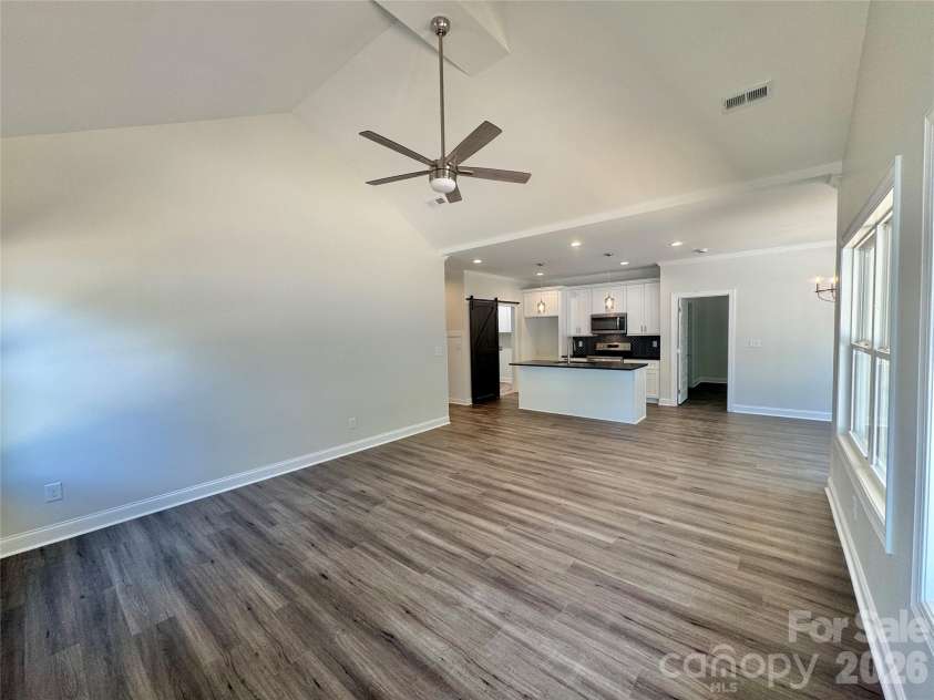 417 Westview Street, Gastonia, NC 28052.  MLS# CAR4367886, YatesRealty ID 12072. Vaulted Ceiling in LR