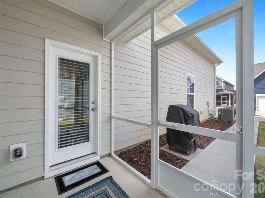 2726 Monument Point Circle, Fort Mill, SC 29715.  MLS# CAR4367204, YatesRealty ID 12073. 