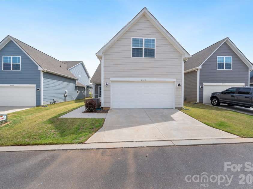 2726 Monument Point Circle, Fort Mill, SC 29715.  MLS# CAR4367204, YatesRealty ID 12073. 
