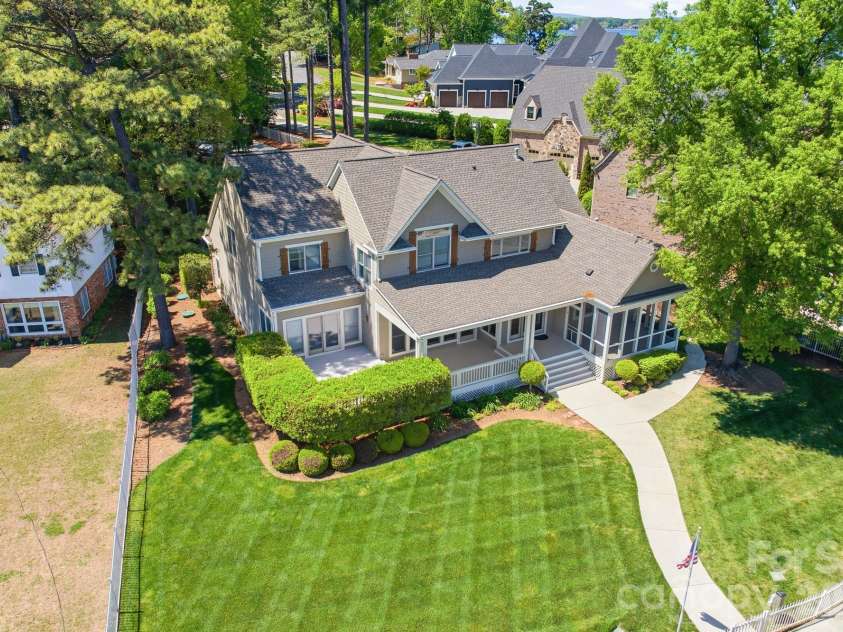 21217 Island Forest Drive, Cornelius, NC 28031.  MLS# CAR4365987, YatesRealty ID 12074. Aerial  View