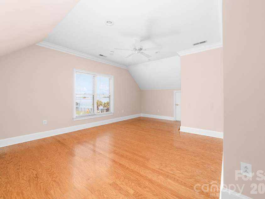 21217 Island Forest Drive, Cornelius, NC 28031.  MLS# CAR4365987, YatesRealty ID 12074. Bedroom