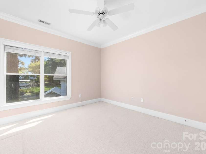 21217 Island Forest Drive, Cornelius, NC 28031.  MLS# CAR4365987, YatesRealty ID 12074. Bedroom