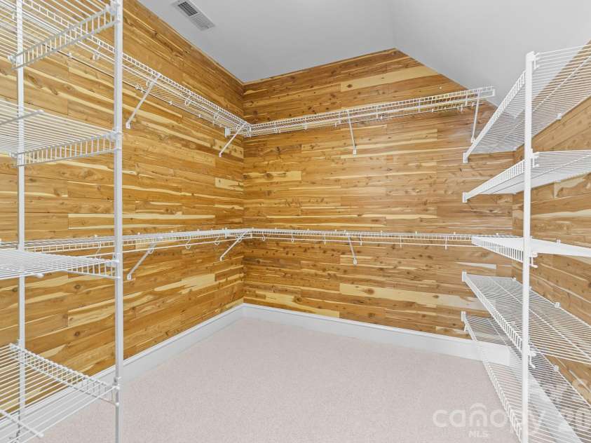21217 Island Forest Drive, Cornelius, NC 28031.  MLS# CAR4365987, YatesRealty ID 12074. Closet