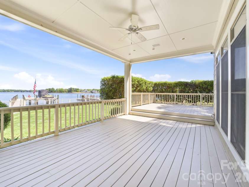 21217 Island Forest Drive, Cornelius, NC 28031.  MLS# CAR4365987, YatesRealty ID 12074. Covered Porch