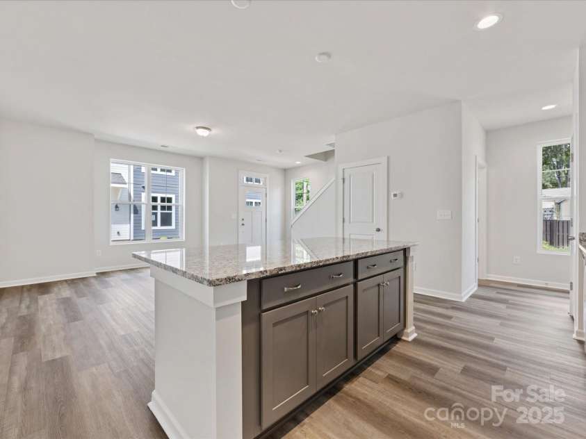 1009 Ribbon Lane, Charlotte, NC 28205.  MLS# CAR4162634, YatesRealty ID 12075. 