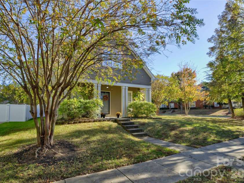 1804 Ethel Guest Lane, Charlotte, NC 28206.  MLS# CAR4361696, YatesRealty ID 12075. 