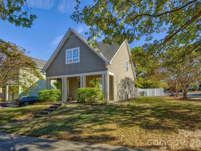 1804 Ethel Guest Lane, Charlotte, NC 28206.  MLS# CAR4361696, YatesRealty ID 12075. 