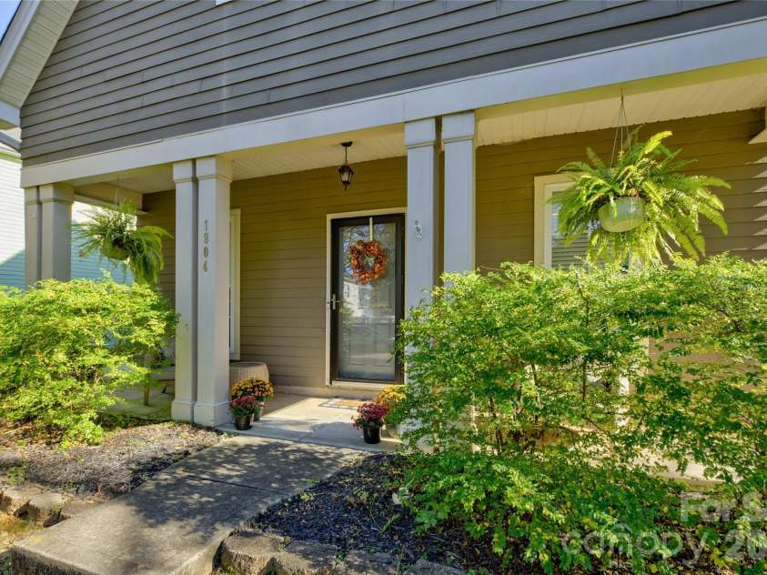 1804 Ethel Guest Lane, Charlotte, NC 28206.  MLS# CAR4361696, YatesRealty ID 12075. 
