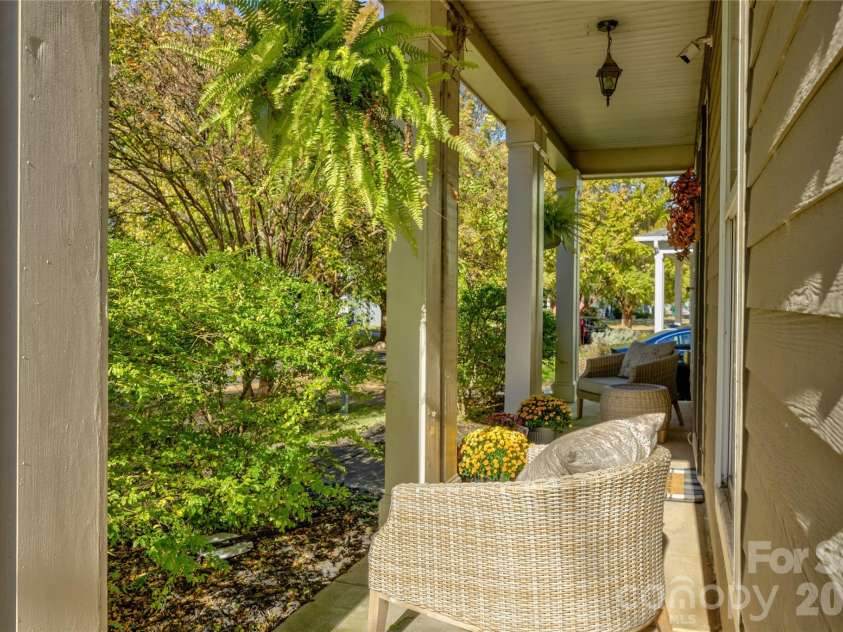 1804 Ethel Guest Lane, Charlotte, NC 28206.  MLS# CAR4361696, YatesRealty ID 12075. 