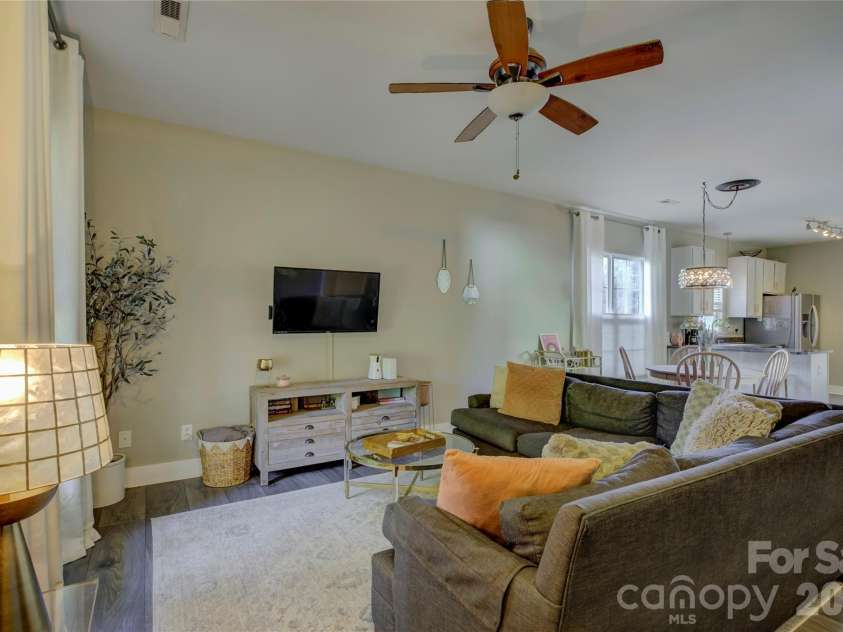 1804 Ethel Guest Lane, Charlotte, NC 28206.  MLS# CAR4361696, YatesRealty ID 12075. 