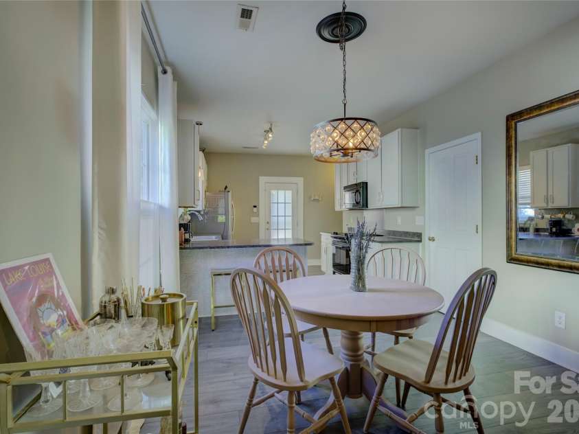 1804 Ethel Guest Lane, Charlotte, NC 28206.  MLS# CAR4361696, YatesRealty ID 12075. 