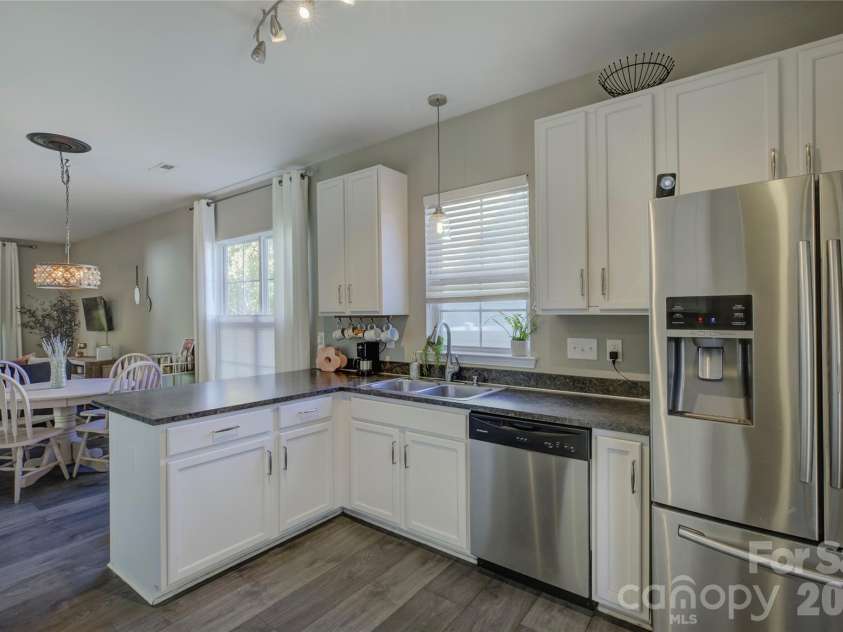 1804 Ethel Guest Lane, Charlotte, NC 28206.  MLS# CAR4361696, YatesRealty ID 12075. 